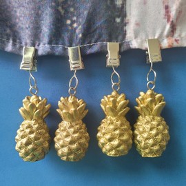 TwoFish Home Set of 4 Golden Pineapple Resin Tablecloth Clamps Golden Pineapple Handicraft Tablecloth Clips Pack of 4
