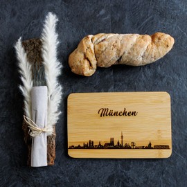 Spruchreif Bamboo Breakfast Board | Bread Board with Engraving | City Gift | Munich Gifts | Breakfast Board Skyline Engraving | Munich Skyline