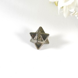 Soulnioi Healing Crystal Natural Merkaba Star Crystal Copper Ore Stone Hexagonal Star Stone Energy Pocket Stone for Reiki Meditation Spiritual 1 Piece 13 x 13 mm