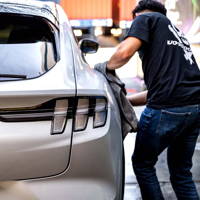 Voodoo Ride ® VR-1019 Extra Large Premium Microfiber Drying Towel