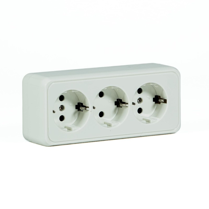 White Surface-Mounted Socket 3-Way Child Protection Fireproof