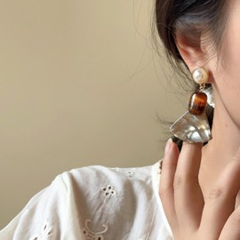 Boho Earrings for Women Pearl Brown Acrylic Dangle Earrings Vintage Bohemian Elegant Jewelry Gifts for Women Trendy