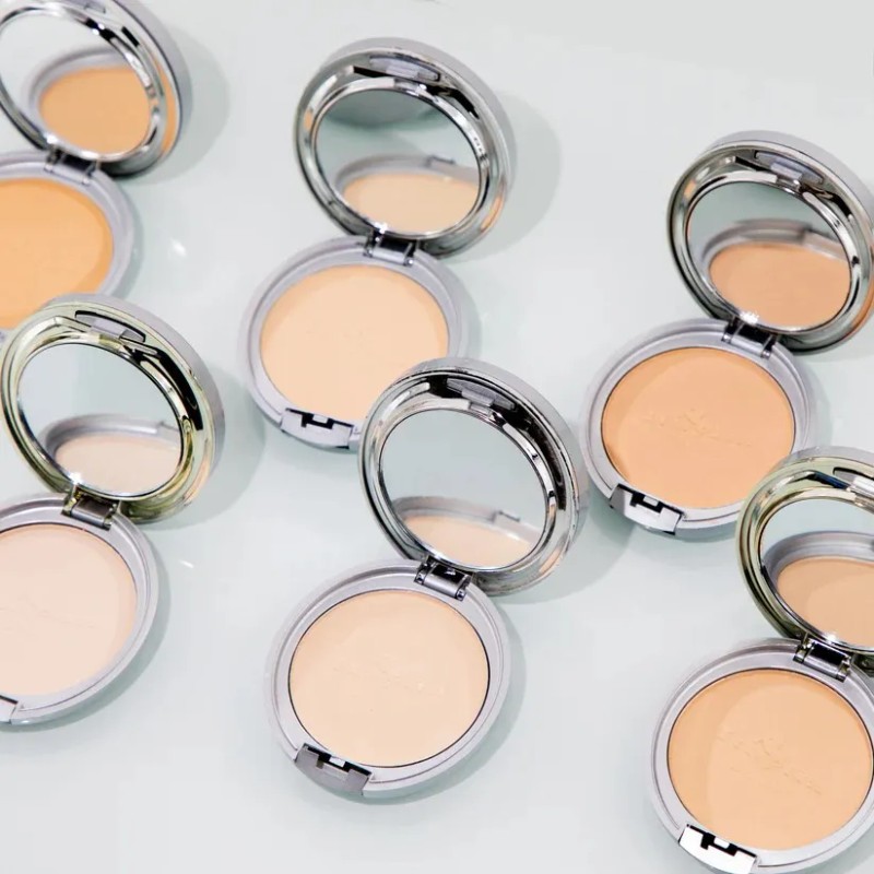 Italia Deluxe Silver Polvo Compacto Natural 1 Pz 12 Tonos
