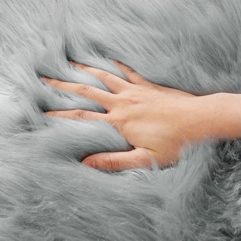 Miulee Faux Fur Rug Fluffy Soft Warm Modern Floor Mat