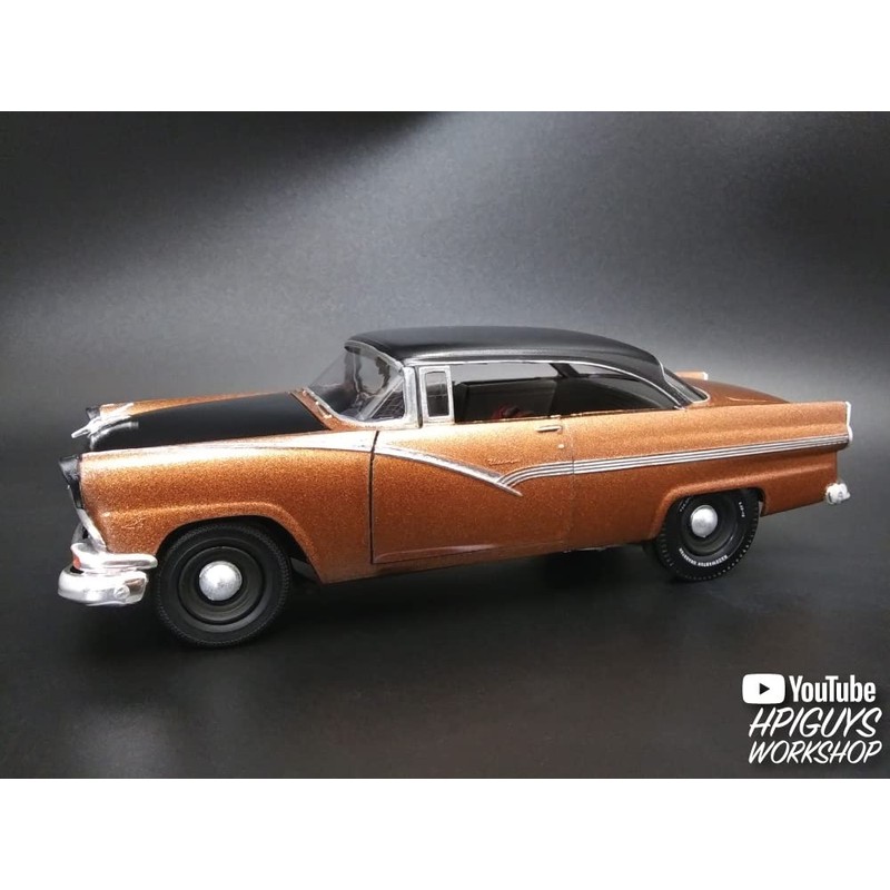 Round2 AMT1308/12 1/25 1956 Ford Victoria Hardtop Model Kit, Multi-Colour
