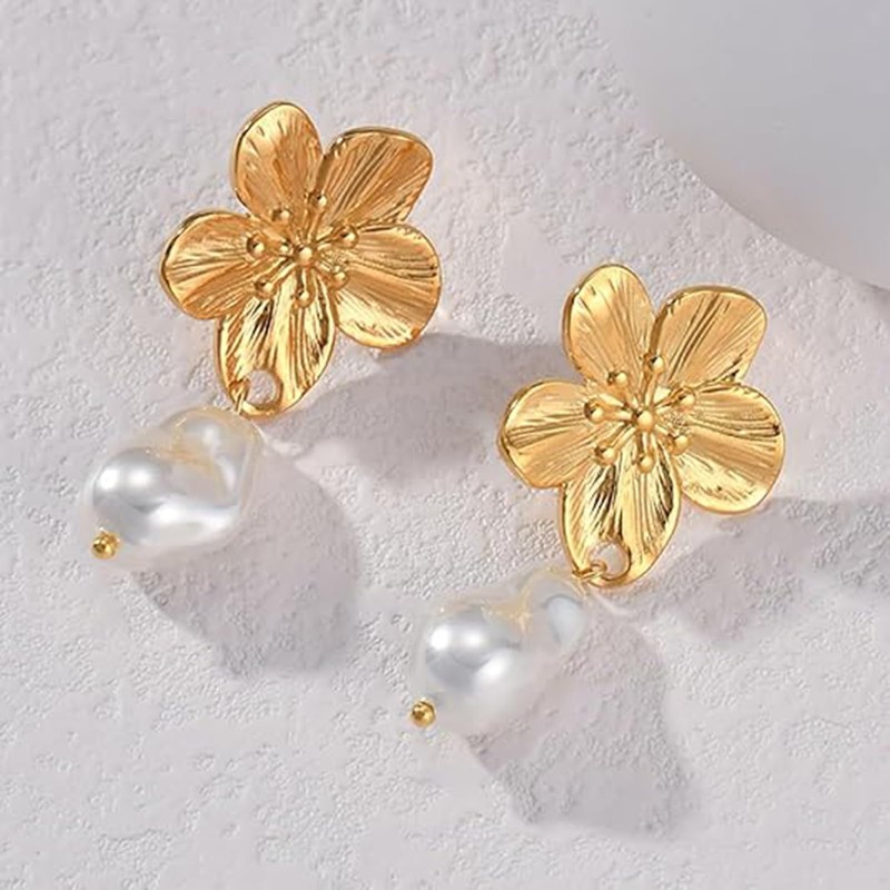 Boho Flower Pearl Earring for Women Gold Floral Pearl Statement