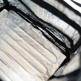 Hot Food Pads 4 Cups Drink Carrier for Delivery Insulated Drink Caddy with Handle and Shoulder Strap, Adjustable Dividers, Beverages Carrier Tote Bag, for Daily Life Takeout, Outdoors, Travel