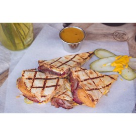 Mustard BBQ Sauce – Carolina BBQ Sauce – 4 Rivers Smokehouse Mustard Barbecue Sauce – Signature BBQ Mustard Sauce – 16 fl. oz.