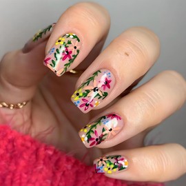 Flower Press on Nails Short Square Fake Nails with Floral Design Colorful Spring False Nails Glossy Green Full Cover Glue on Nails Leaf Daisy Stick on Nails for Women 24Pcs