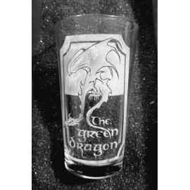 Coventry Decor LOTR Hobbiton Green Dragon Inn etched pint glass tumbler Lord of the Rings