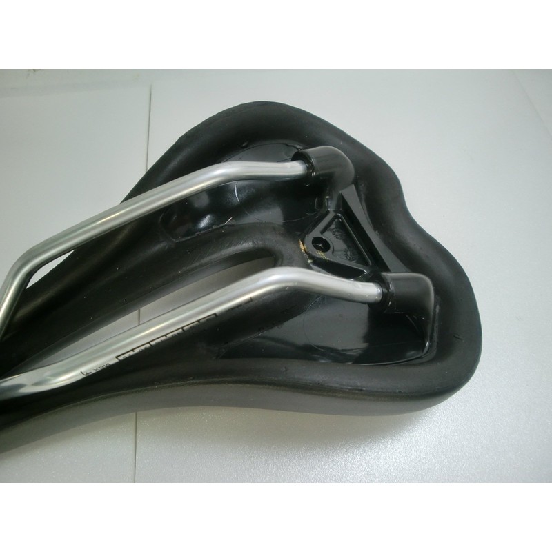 Saddle Sport Saddle Perforated VL-1475 Black Velo 315