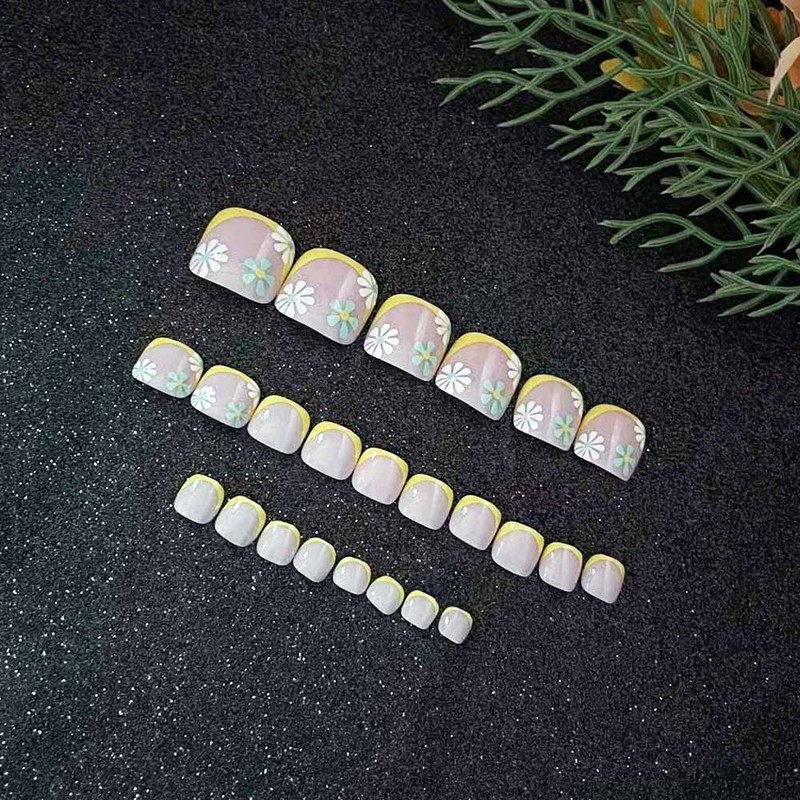 Carufin Pack of 24 Square Flowers False Nails Glitter Shiny