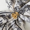 Hazzys (대구신세계)25SS뜨왈드주이 Toile de Jouy 네이비 삼각링 러플 실크 스카프(링포함)