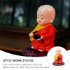 PRETYZOOM Dashboard Monk Figurine, Solar-Powered Shaking Head Monk Ornament Car