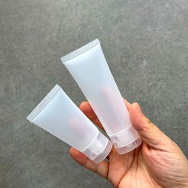 30ml 50ml Tube-type lotion hand cream decanting empty bottle hand cream lotion bag decanting portable / 30ml 50ml 튜브형 로션 핸드크림 소분 공병 핸드크림 로션 가방 소분 휴대용