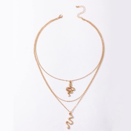 Yienate Fashion Snake Necklace Choker Unique Layered Snake Pendant Medusa Necklace Lucky Gold Snake Necklace Charming Multi-Layered Jewellery for Women and Girls