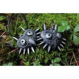 Majoras Mask Keychain / Necklace - Legend of Zelda - Style: Keychain