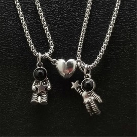 Caiyao 2Pcs Stainless Steel Mutual Attraction Couples Matching Spaceman Pendant Necklace Astronaut Promise Necklace for Women Men Friends Him Her Friendship Astronomy Jewelry Gift-A heart