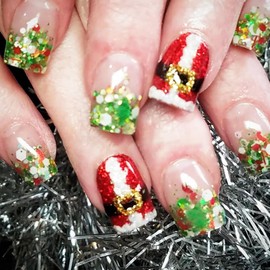 Christmas Press on Nails Cute Gingerbread Man Fake Nails Red Matte False Nails Short Square Acrylic Nails Winter Press on Nails Stick on Nails for Women Girls Xmas Nail Art Decoration 24Pcs