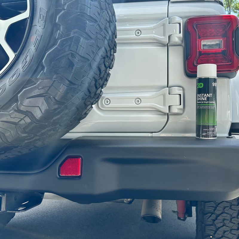 3D Instant Shine Back to Black Exterior Spray Dressing -