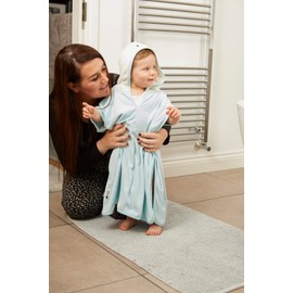 Tommee Tippee Splashtime Hooded Poncho Towel, Highly Absorbent and Super Soft Microfibre Material, Hypoallergenic, 2-4 Years, Percy the Penguin Grofriend, Blue