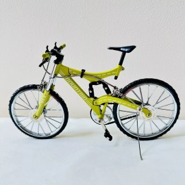 Unbranded Mini Bicycle Model - Realistic 1:10 Scale (Green)