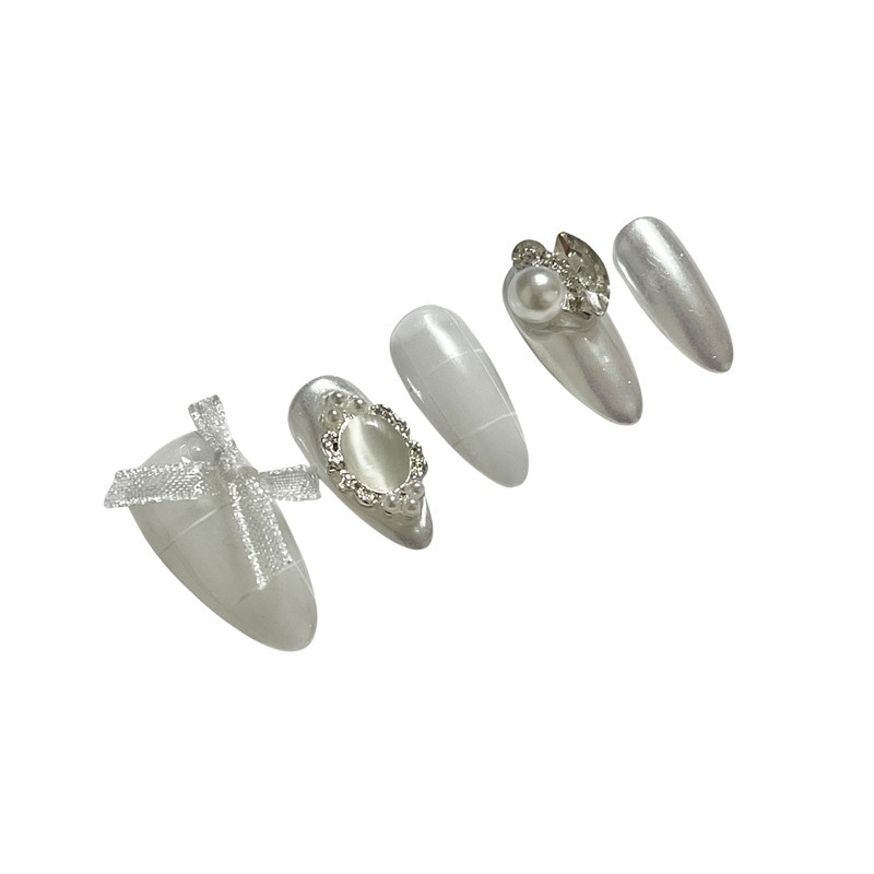 Innocent and sophisticated handmade nail tips - long point (stiletto)