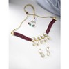 Aheli Crystal Pearl Collar de gargantilla nupcial étnica con aretes