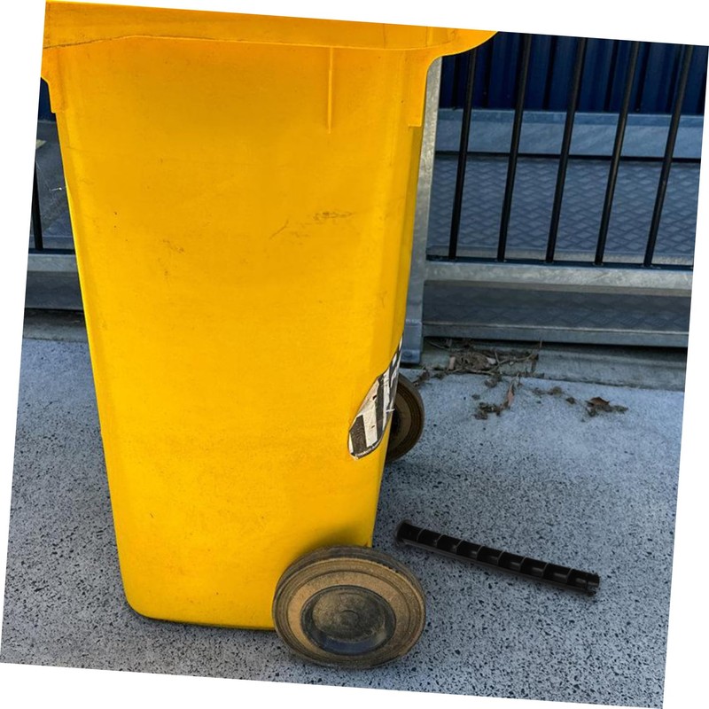 GLEAVI 4pcs Wheelie Bin Lid Clips Sturdy Plastic Trash Can