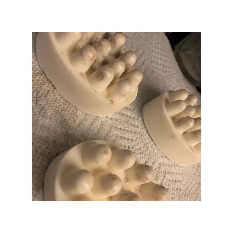 Blue B's Beauty Bar Oatmeal Milk and Honey Scrub Bar
