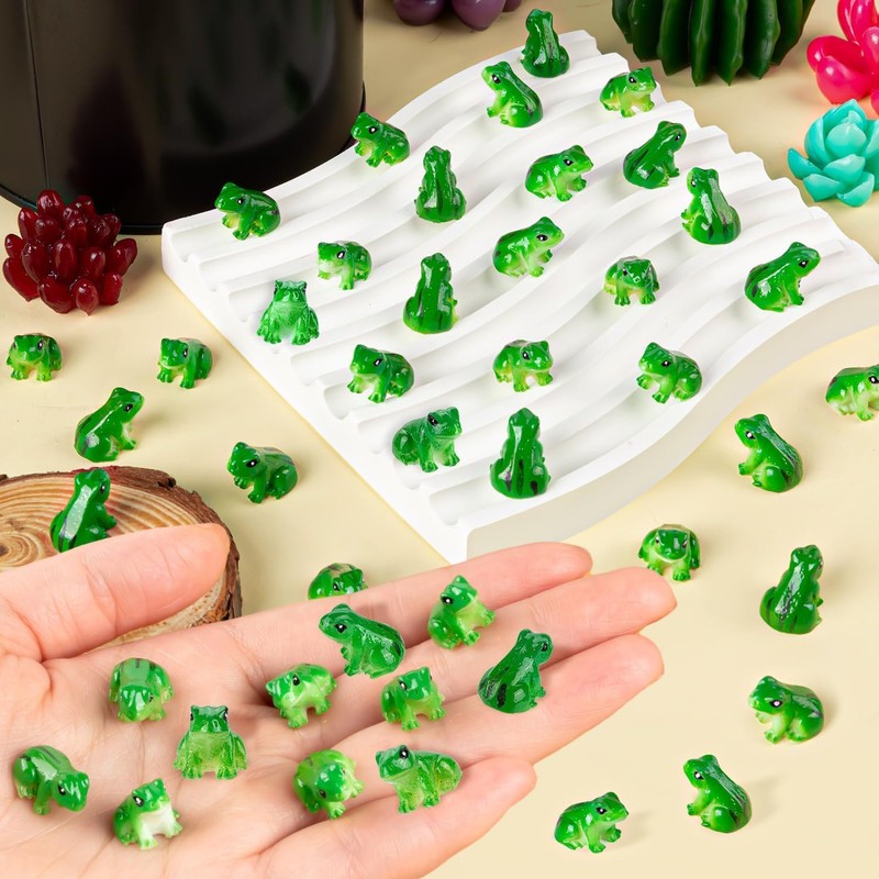 SYOZPXY 60 Mini Resin Frogs, Miniature Green Resin Frog Statues,