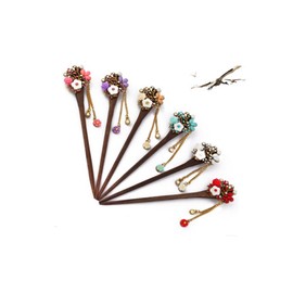 Ipetboom Classic Wooden Hair Stick Retro Hairpin Traditional Design Stylish Vintage Flower Hairpin for Women for Hair Styling Random