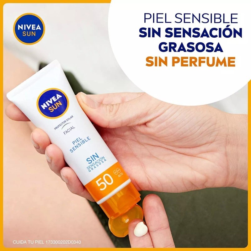 Nivea Kit Nivea: Protector Solar, Gel Hidratante Y Limpiador.
