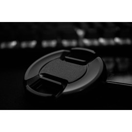 Lens Cap for Canon RF 600mm F11 is STM (Includes Cap Holder)