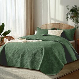 FLYMME King Size Quilt Bedding Set, Lightweight Olive Green Bedspreads,Vintage Olive Leaf Design,Ultra Soft Microfiber Bed Coverlet 3 Pieces for All-Season (1 Quilt, 2 Shams)