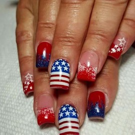 24pcs 4th of July Press on Nails Short Square Red Blue French Tip Fake Nails with Glitter Star Designs American Flag False Nails Stick on Nails Independence Day Full Cover Glue on Nails For Women