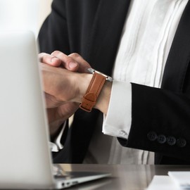 Ayadoo 20mm Oil Wax Leather Watch Band， Vintage Quick Release Replacement Brown Leather Watch Strap with Rose Gold Buckle for Men， Women