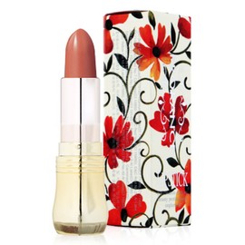 Vivid lipstick red pink that adds natural shine to the lips / 입술에 자연스러운 빛을 더해 선명한 립스틱 레드핑크