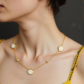 LCTrusttmor Gahna Sea Shell Necklace for Women, 18K Gold Plated Shell Charms with Adjustable Choker Necklaces for Women, Summer Beach Jewelry Gifts