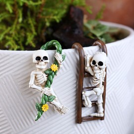 2-piece set Skeleton Pot Huggers for Planters, Climbing Animal Flower Pot Hugger, Hanging Plant Decorations for Pots, Cute Plant Pot Decorations for Home Garden Patio Fence Lawn Yard (Stairs Skeleton)