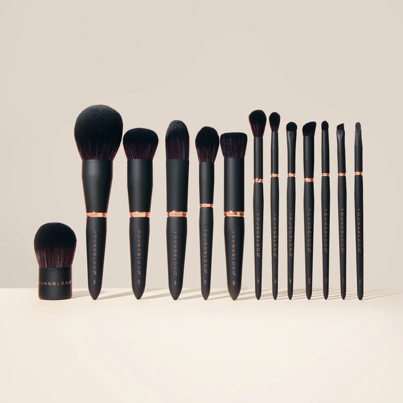 Youngblood YB5 Cheek Brush