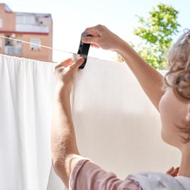 DECHOUS 4Pcs Black Beach Towel Clips - Windproof Towel Pegs for Sun Loungers and Sunbeds - Aluminum Alloy Clothes Pegs Clamps