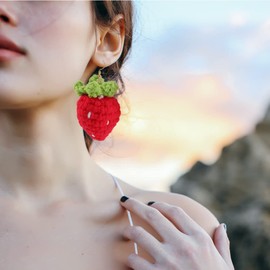 Cute Wool Strawberry Drop Earrings,Knitting Wool Fruit Strawberry Dangle Earrings Woolen Yarn Earrings Winter Jewelry for Women (Strawberry)