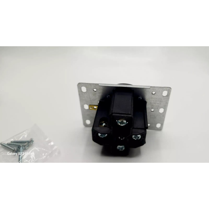 Leviton Leviton 279 50 Amp 125/250 Volt 3P 4W Flush