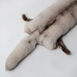 Real Tanned Blue Fox Hide Fur Pelt Crafts Real Fox Skin Fur Taxidermy Decor Graded 1 Quality Full Body Fur Pelt for Fly Tying Crafts Fur Coats Trapping 44-49 inch Blue