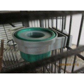 A&H Tool & Die,Inc Pet animal cage cup for water/food 8 oz crock w/ bolt on holder and splash guard