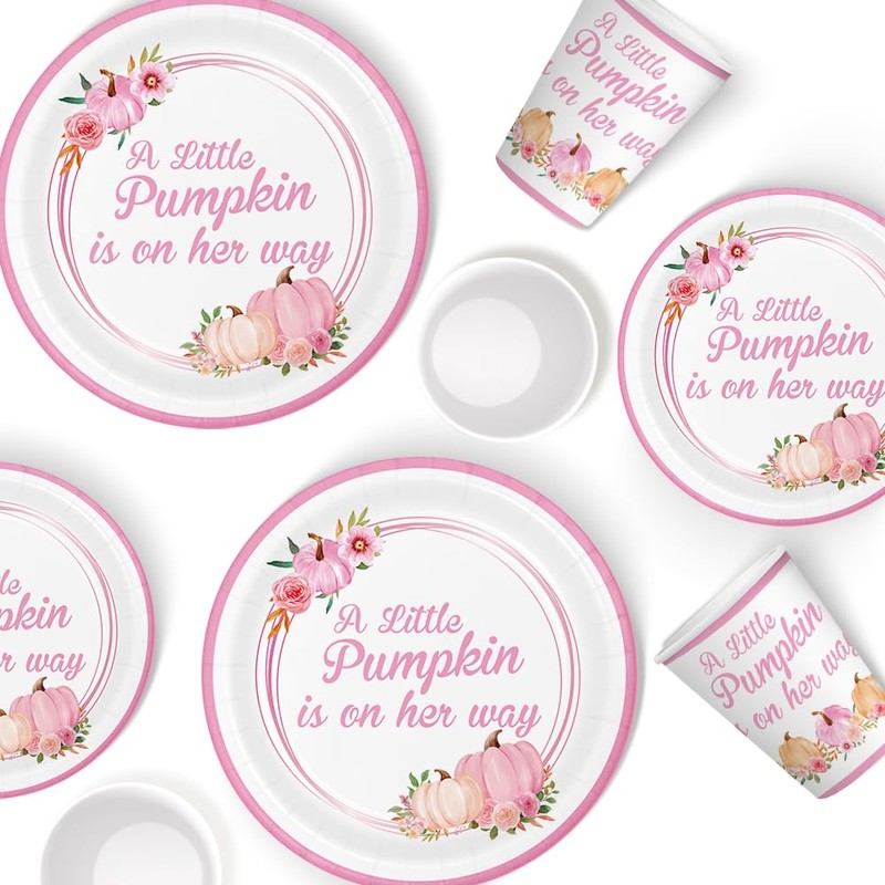 Platos y tazas de A Little Pumpkins is On Her