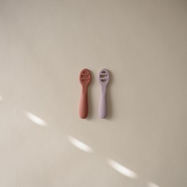 mushie Silicone First Feeding Baby Spoons | 2 Pack (Rose/Soft Lilac)