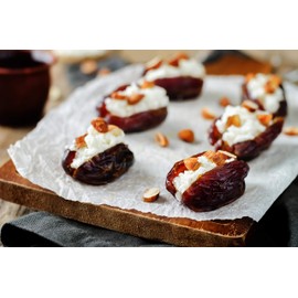 Anna and Sarah Pitted California Deglet Noor Dates in Resealable Bag, 1 lb 1 Pack