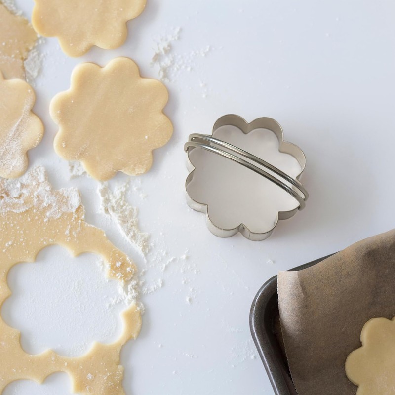 ALLTOP Scalloped Biscuit Cutters with Handle, Stainless Steel Cookie Cutter,